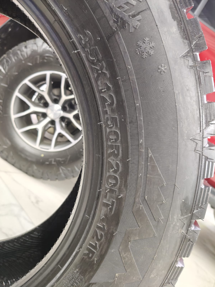 Автошина PREDATOR 35X12.50R20LT 10PR 121R New Mutant Arctic шип.